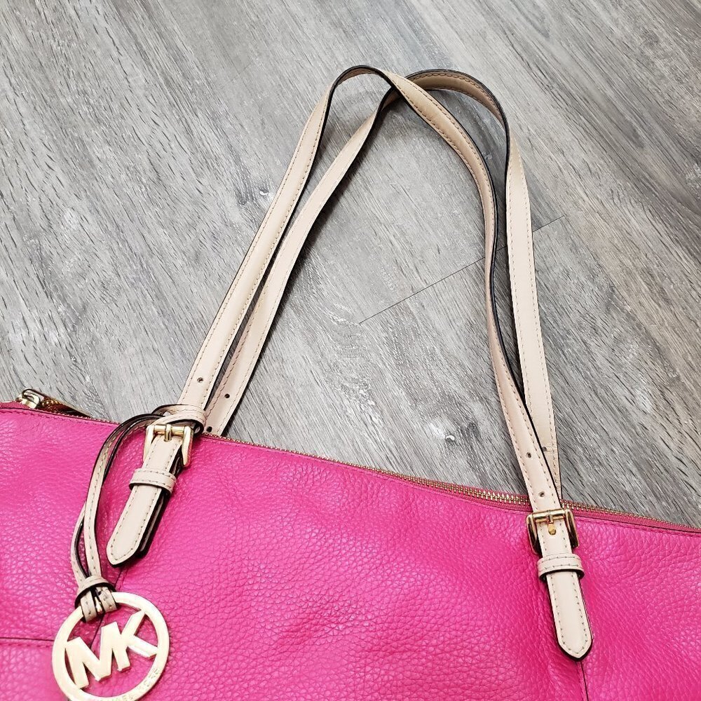 Michael Kors Pink Pebbled Leather Jet Set Tote - Picture 4 of 13